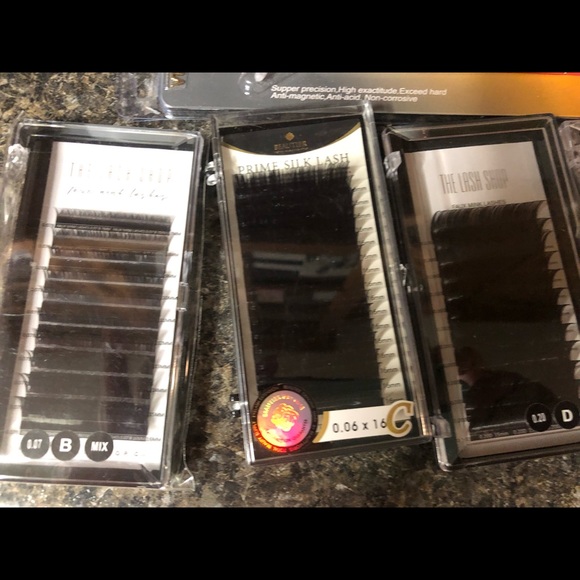 Eyelash Extension Supply Lot - Picture 10 of 13